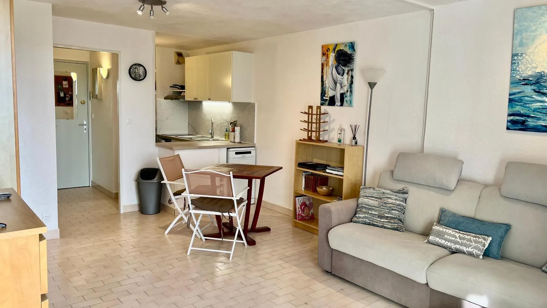 Apartment Studio Climatise Vue Mer A Proximite De La Plage Saint-Raphael  France