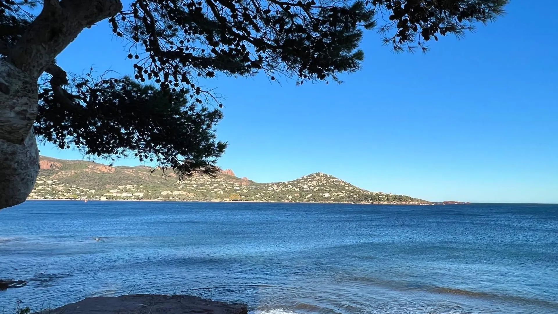 Studio Climatise Vue Mer A Proximite De La Plage Saint-Raphael  Apartment